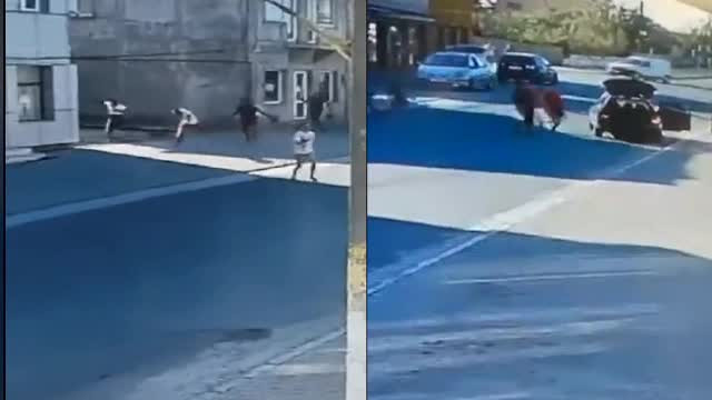 Momentul în care un bărbat este lovit mortal de un rival dintr-o grupare de ”samsari de legume”