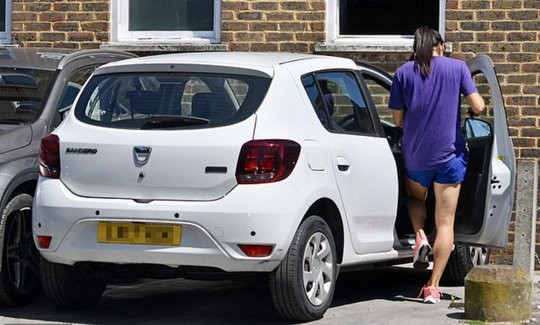 Emma Răducanu conduce o maşină Dacia Sandero. Milionară în euro, a ales cea mai ieftină mașină | FOTO