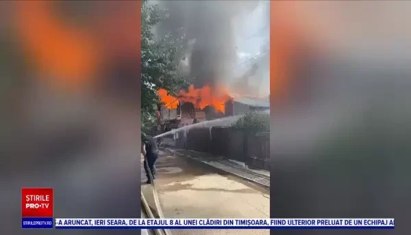 Incendiu în Băicoi. Patru case au fost cuprinse de flăcări