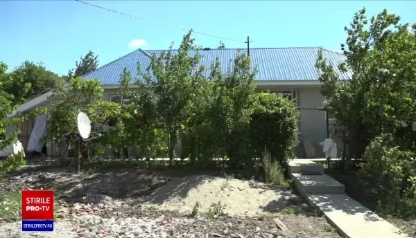 O fată de 15 ani din Vaslui a fost înjunghiată de fostul iubit chiar în fața mamei ei