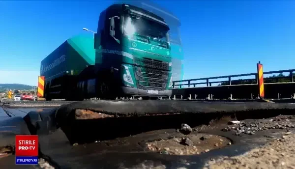 Pericol pe autostrada dintre Sibiu și Alba Iulia. Șofer: „Ne rugăm la Dumnezeu să ajungem la familii acasă”