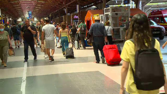 Dacă vreți să mergeți cu trenul la mare sau la munte la final de săptămână trebuie să vă cumpărați biletele din timp