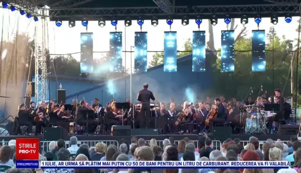 Concert pop-rock-simfonic, la Arad. Peste două mii de oameni au asistat la un spectacol de neuitat
