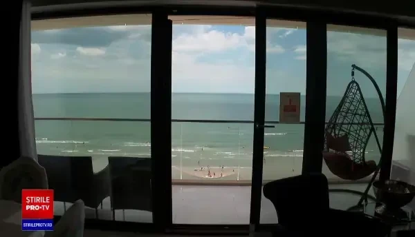 Cazări premium pe litoralul românesc. Cu cât se închiriază apartamentul în care ai senzaţia că eşti deasupra mării