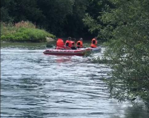 VIDEO Tragedie în Timiș. Doi copii au rămas orfani după ce părinții lor au murit înecați în râu