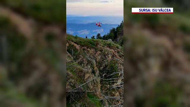 Intervenție dificlă pentru salvamontiști. Un bărbat de 130 de kilograme a anunțat că îi este imposibil să coboare de pe munte