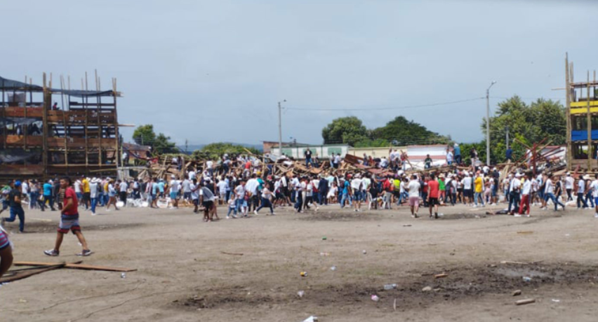 VIDEO Momentul terifiant în care tribuna unei arene din Columbia se prăbușește. Cel puțin patru persoane au murit