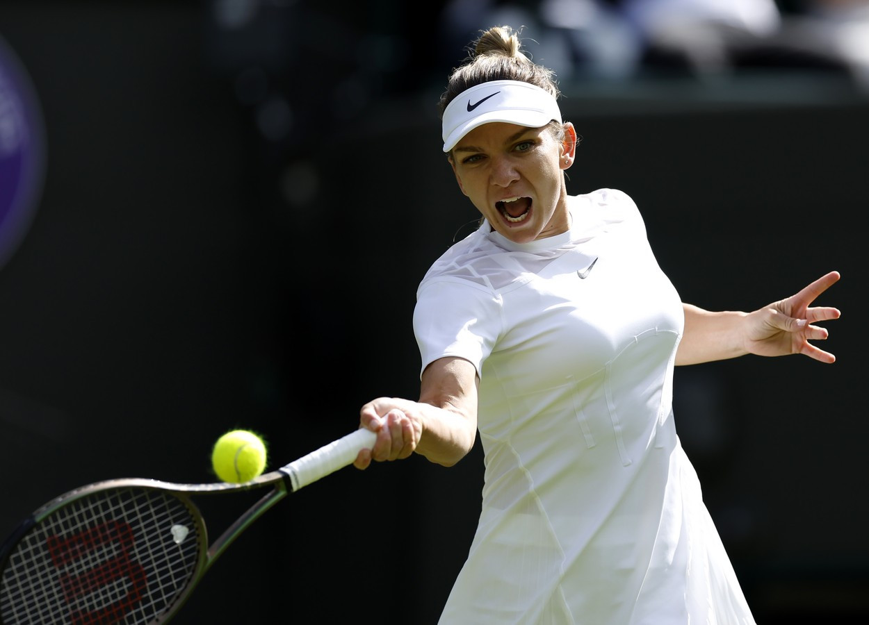 Simona Halep s-a calificat fără probleme în turul doi la Wimbledon. VIDEO