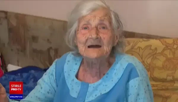 Momente cumplite pentru o bătrână de 96 de ani, după ce o femeie a tâlhărit-o. Sora îngrijitoarei, pusă sub acuzare