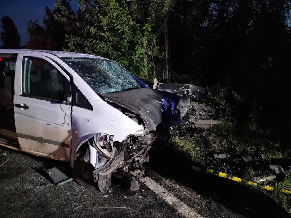 Accident grav între un microbuz și un autoturism, pe DN1A. Sunt 11 răniți. A fost activat Planul Roșu de intervenție