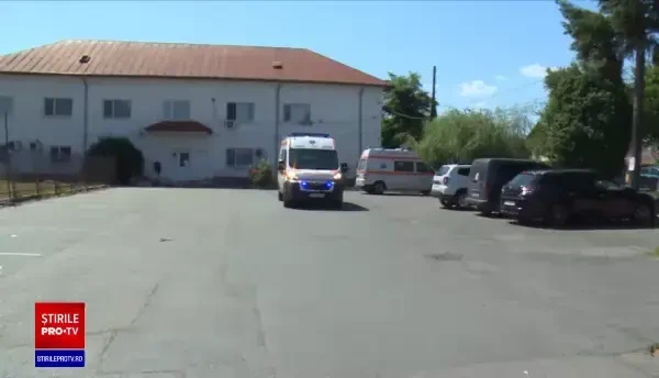 Un copil de un an și șapte luni, scos aproape sufocat dintr-o mașină aflată în soare, în Vaslui