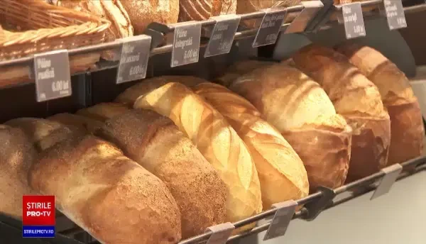 Pâinea și cartofii, alimentele de bază ale românilor. Avertismentul lansat de nutriționiști