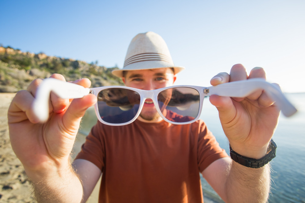 Ochelarii care simulează efectul drogurilor, testați în Mamaia. Cum funcționează