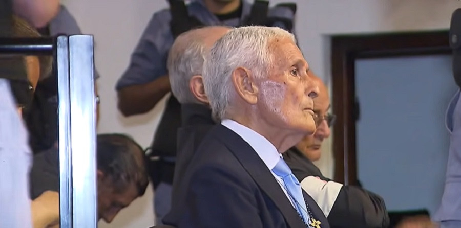 A murit Miguel Etchecolatz, unul dintre cei mai emblematici torţionari ai dictaturii din Argentina