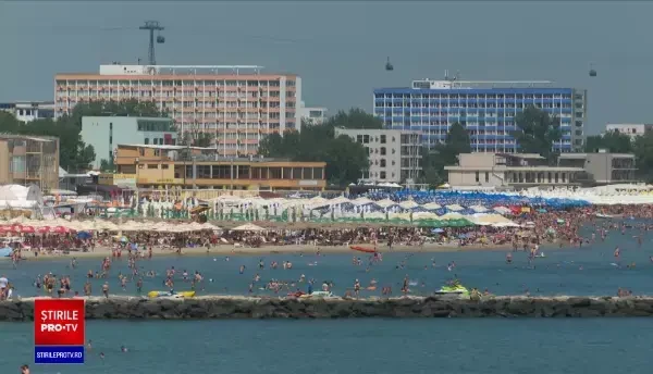 Zeci de mii de turiști pe litoralul românesc, în acest weekend