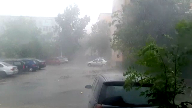 Vijeliile au măturat România. Codul roșu de caniculă s-a transformat în avertizări de vreme severă