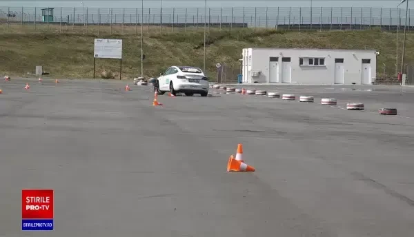 Mașinile electrice au făcut spectacol pe circuitul „Transilvania Motor Ring”