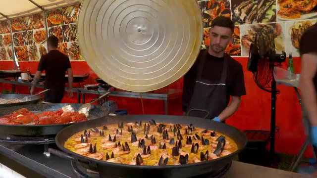 Festival cu atmosferă de tavernă grecească, la Brașov. Organizator: „Noi aducem vacanța aici”