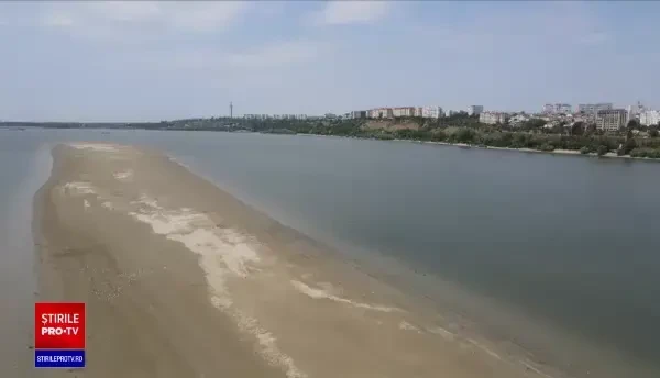 România, afectată puternic de secetă. Nivelul Dunării a scăzut periculos de mult. Navele au început să eșueze