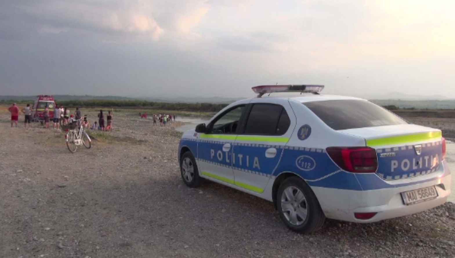 Băiat de nouă ani, în stare gravă după ce s-a înecat la scăldat, în Dâmbovița. Tatăl nu a fost atent câteva minute