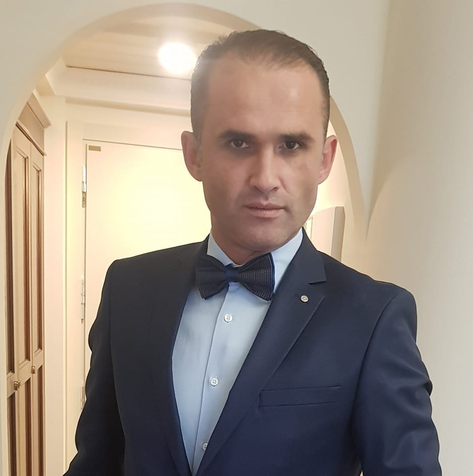 Cine este Andrian Locovei, actorul din Oradea reținut pentru viol