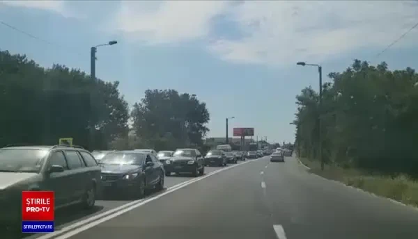 Trafic blocat între Eforie Nord și Sud. Coloana de mașini se întindea pe patru kilometri