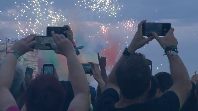 A treia seară de Neversea. Publicul a urmărit vrăjit spectacolul de artificii multicolore