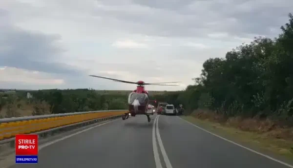 Accident grav în Giurgiu. Un microbuz cu 16 pasageri s-a ciocnit cu o mașină. A fost activat Planul Roșu de Intervenție