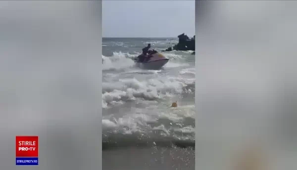 Intervenții la limită pe litoral. Salvamar: Curentul îți fură nisipul de sub picioare, e exact ca în mașina de spălat
