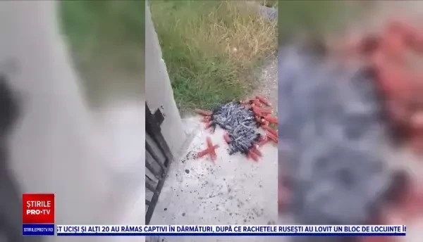 Descoperire înfricoşătoare, în Dâmboviţa: O familie a găsit la poartă coceni de porumb aşezaţi în formă de cruce și lumânări