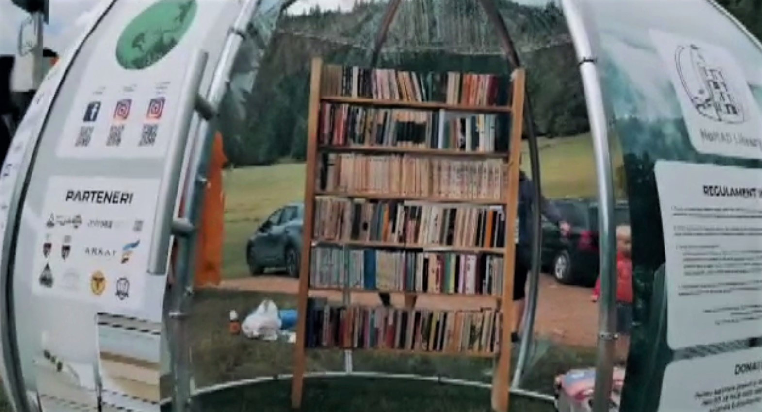 Biblioteci mobile amplasate în cele mai turistice zone turistice din România. Unde le pot găsi cei aflați în vacanță