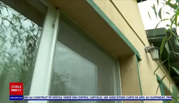 Hostel distrus de adolescenți petrecăreți, la Buzău. Proprietar: „Era vomă peste tot”