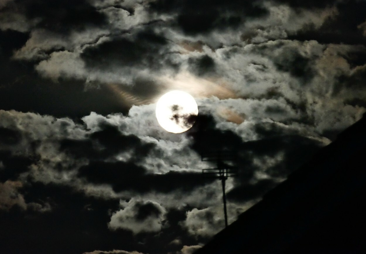 Superluna din 1 august, prima din august. Cât de spectaculoasă va fi și cât de rar avem superluni într-o lună calendaristică