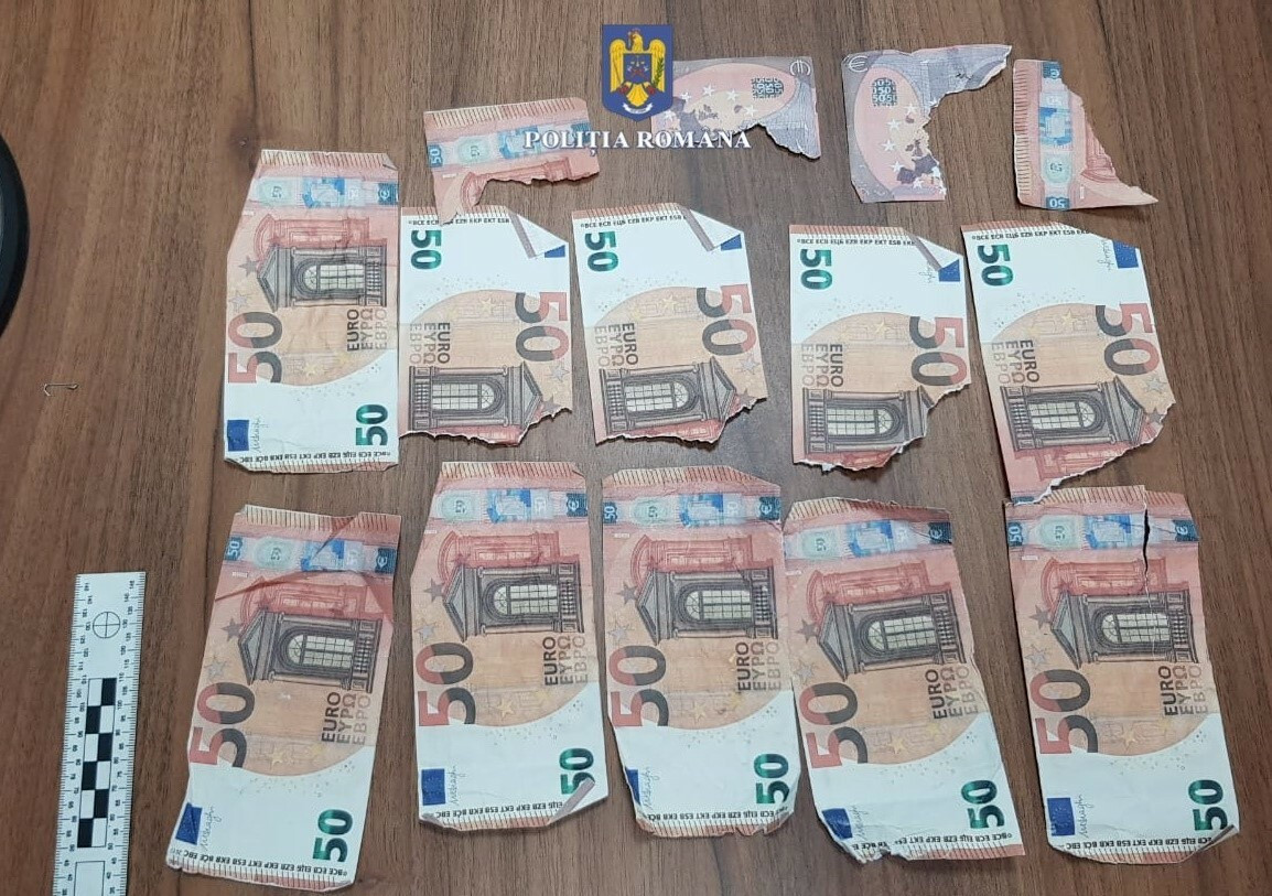 2.800.000 de dolari și 70.000 de euro falși au fost confiscați de polițiști. Cum operau suspecții