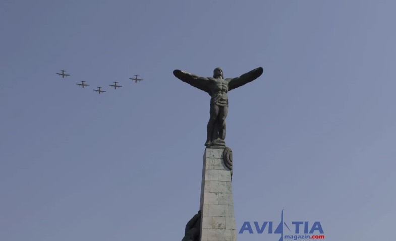 Se apropie Ziua Aviației. Bucureștiul va fi survolat de avioane militare, pentru repetiții