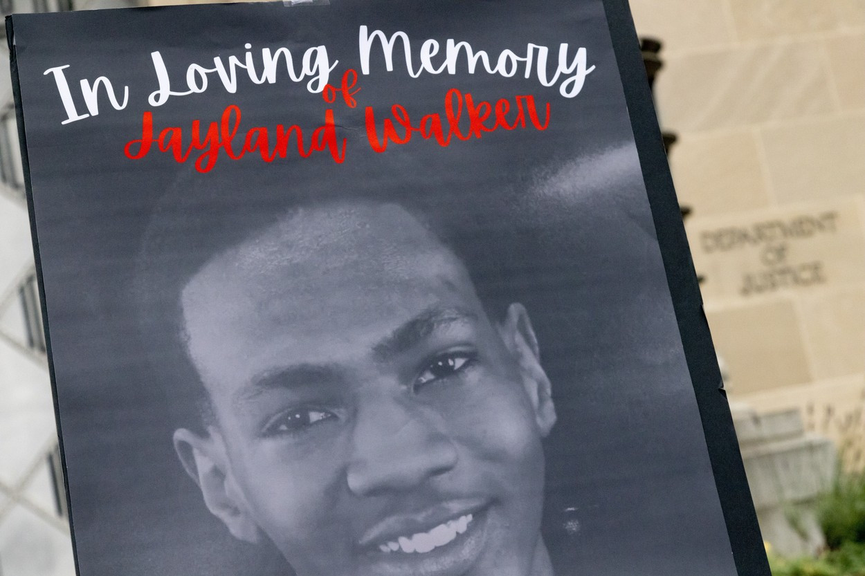 Rezultatul incredibil al autopsiei tânărului afro-american ucis de poliția din Ohio. Ce au găsit medicii legiști