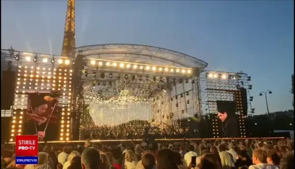 Moment emoționant de Ziua Națională a Franței. Rapsodia Română, ascultată la Turnul Eiffel