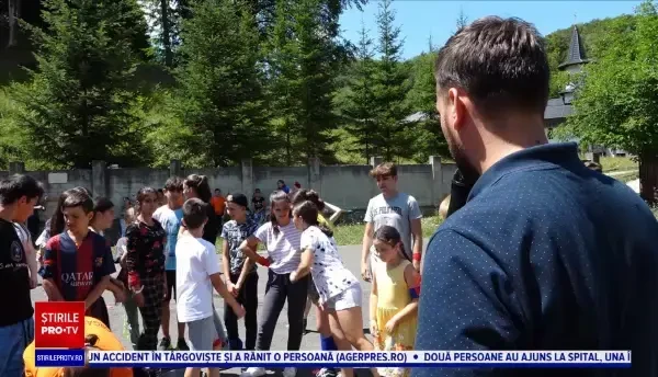 Activități inedite pentru copii, la Mănăstirea Breaza, în Maramureș. Cum și-au petrecut timpul alături de preoți și măicuțe