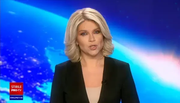 Turiști din Mamaia Nord, filmați în timp ce aruncau gunoaie pe geamul mașinii