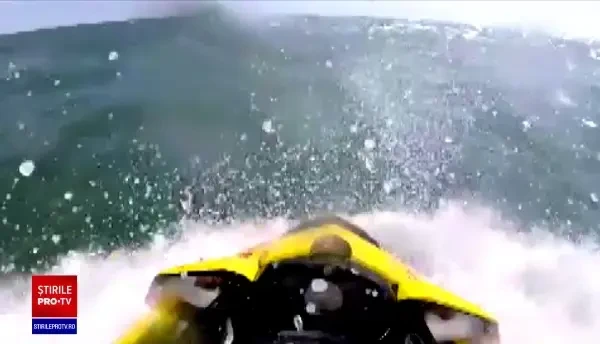 Din ce în ce mai mulți turiști ignoră avertismentele salvamarilor. Zeci de oameni, salvați de la înec în sudul litoralului