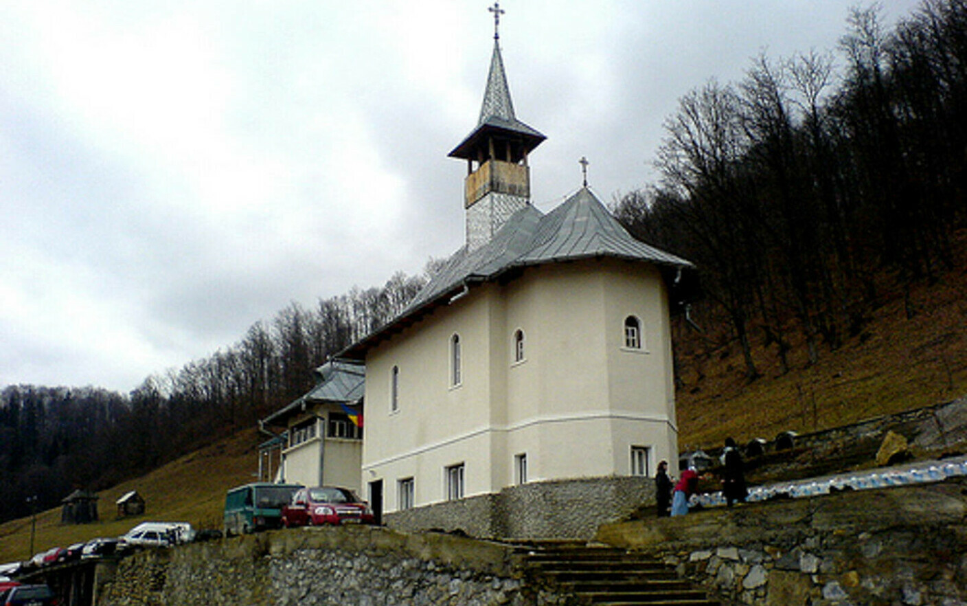 Cum se apără părintele Agaton Oprișan, acuzat de agresiune sexuală asupra unei ucrainence: a pus mâna pe ea „doar părintește”