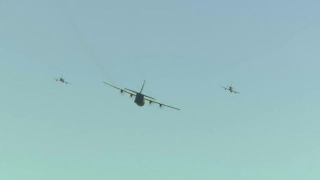 Spectacol pe cerul Capitalei de Ziua Aviației. Un ofițer din Forțele Aeriene Române a devenit cunoscut în toată lumea