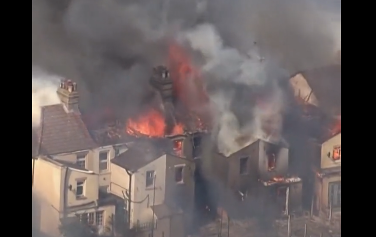 Primarul Londrei: Pompierii au avut marți „cea mai aglomerată zi de muncă de după al Doilea Război Mondial”