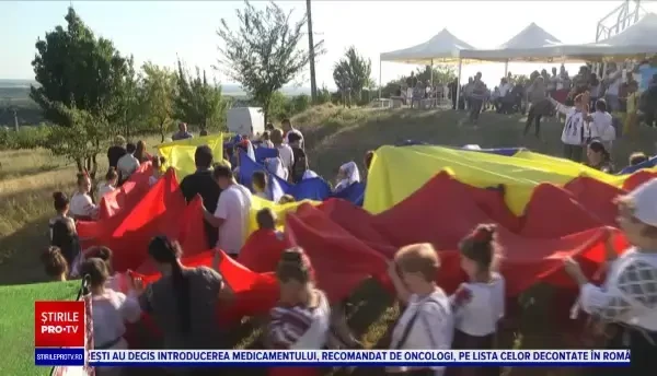 Sărbătoare cu dans și voie bună în Dâmbovița, unde localnicii îl sărbătoresc pe Sfântul Ilie, ocrotitorul localității