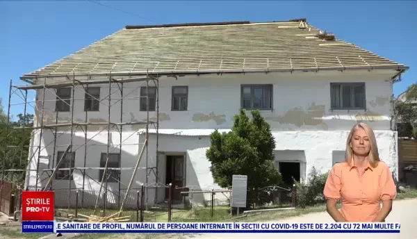 Roșia Montană revine la viață. Clădirile de patrimoniu, slavate de voluntari