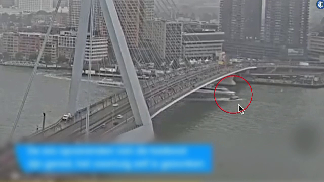 Accident între două ambarcațiuni în portul Rotterdam. Mai mulți oameni au fost scoși din apă de echipele de salvare