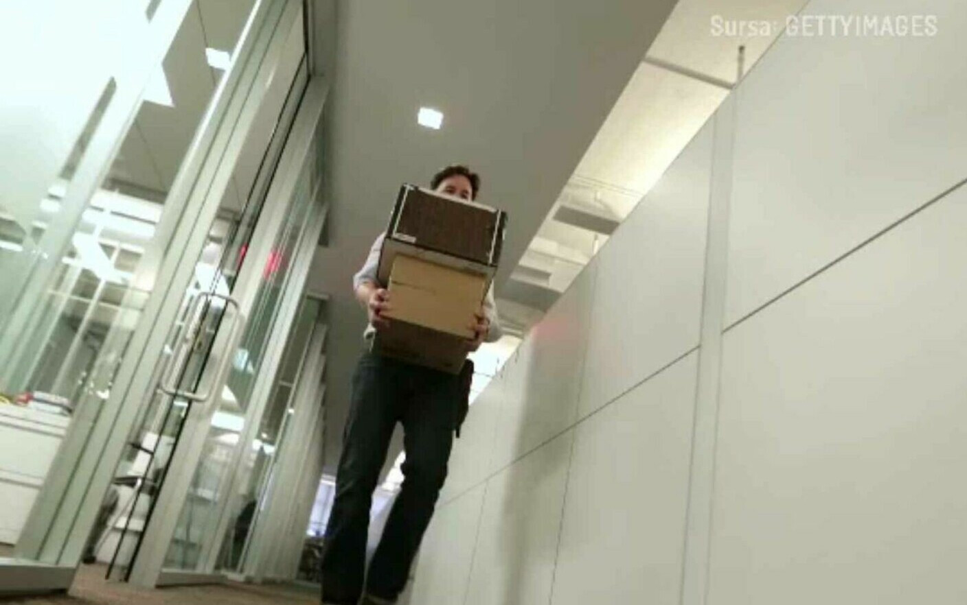 Țara care a vrut să crească numărul de ore muncite pe săptămână la 69. „Nu există bariere între muncă și viață”