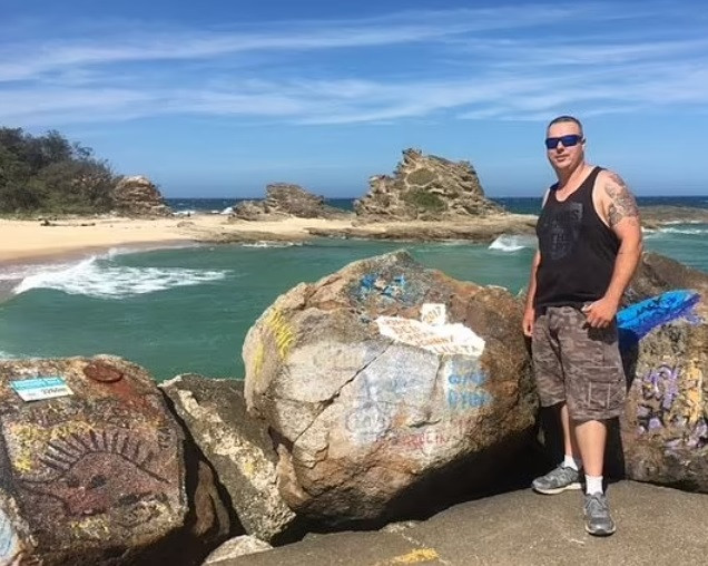 Coșmarul unei femei. A fost răpită, bătută și violată de un bărbat pe care l-a cunoscut pe o aplicație de dating