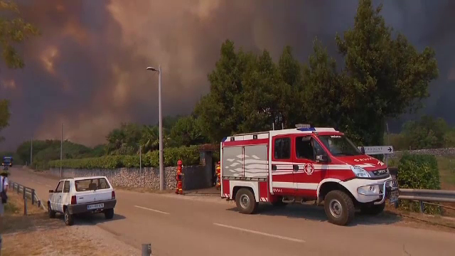 Avertisment MAE pentru românii care vor să plece în Grecia și Croația. Incendiile lovesc tot mai multe regiuni