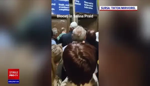 Salina Praid a rămas închisă după ce tunelul de acces a fost inundat. Aproape o mie de turiști au rămas blocați